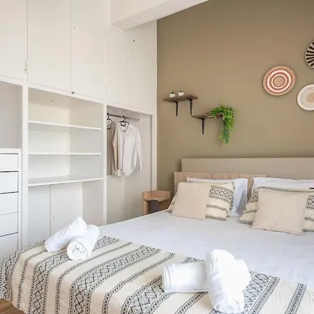 Apartment Oasis With Enchanting Hill Views