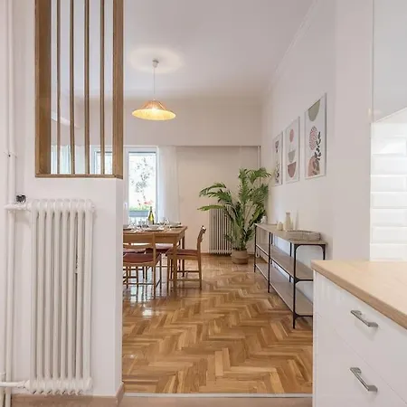 Oasis With Enchanting Hill Views Apartment *