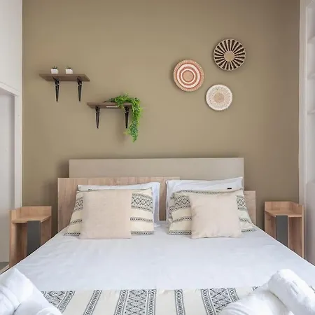 Apartment Oasis With Enchanting Hill Views *