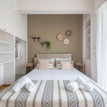 Apartment Oasis With Enchanting Hill Views