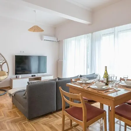 Oasis With Enchanting Hill Views Apartment *