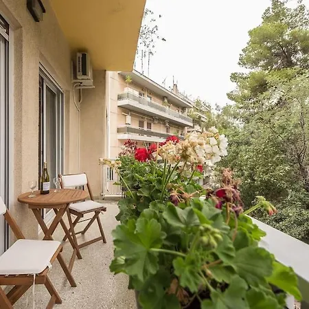 Oasis With Enchanting Hill Views Apartment *