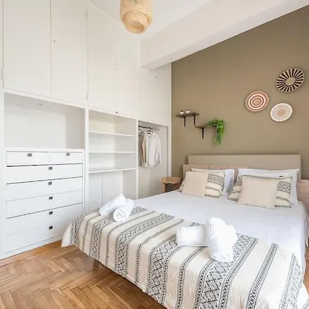 Oasis With Enchanting Hill Views Apartment *